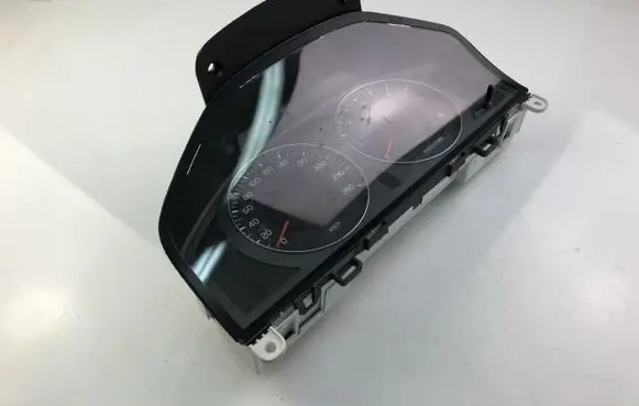 Volvo V70 Speedometer (instrument cluster) 31254535AA