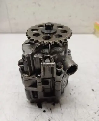 Mercedes-Benz E W238 Oil pump A6541810012