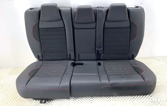 Peugeot 2008 I Second row seats 