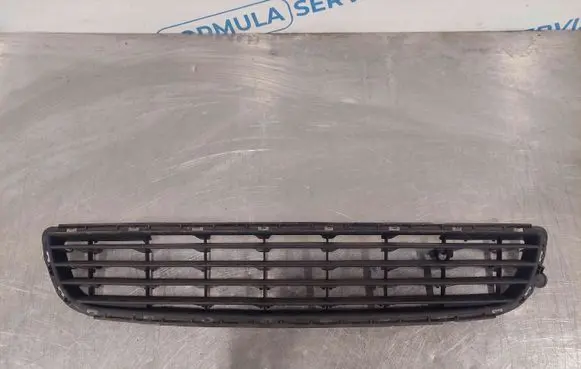 Opel Zafira B Front bumper lower grill 13124978