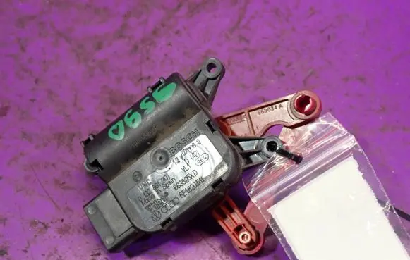 Audi A4 S4 B7 8E 8H A/C air flow flap actuator/motor 