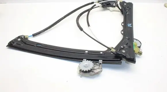 BMW 4 F32 F33 Front door electric window regulator 7046031 7281623