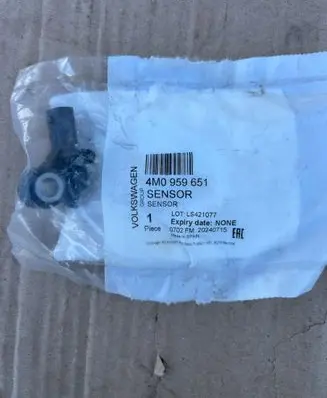 Audi Q7 4M Airbag deployment crash/impact sensor 4M0959651 20240715