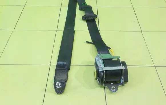 Opel Combo D Front seatbelt PRZOD BEZPIECZENSTWA
