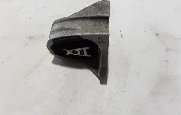 Volvo XC90 Engine mount bracket 31480990