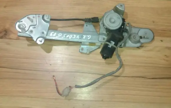 Sliding door window regulator with motor