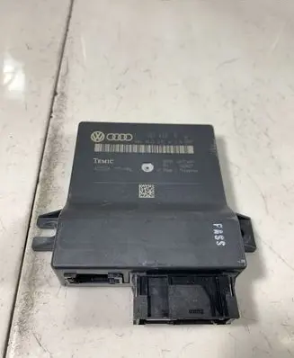 Audi A6 S6 C6 4F Gateway control module 4L0907468B