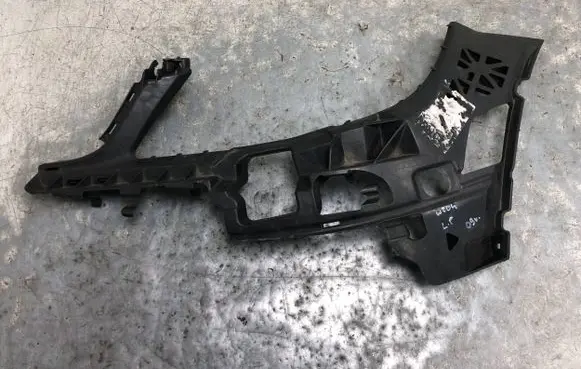 Front bumper mounting bracket