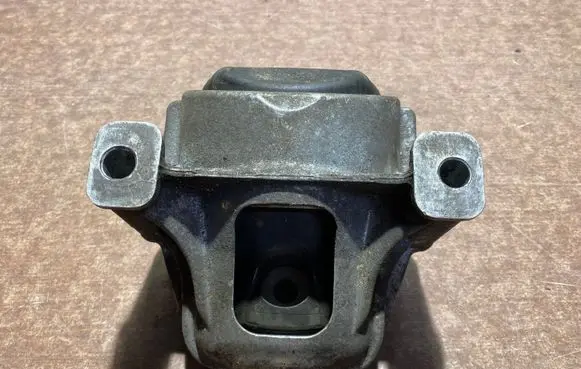 Audi Q5 SQ5 Engine mount bracket 8K0199381