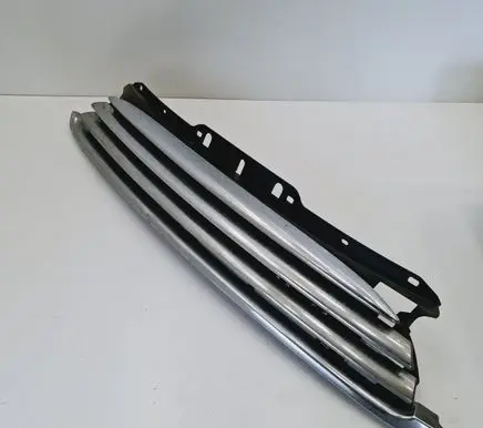 Front bumper upper radiator grill