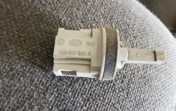 Volkswagen PASSAT B6 Interior temperature sensor 1K0907543A