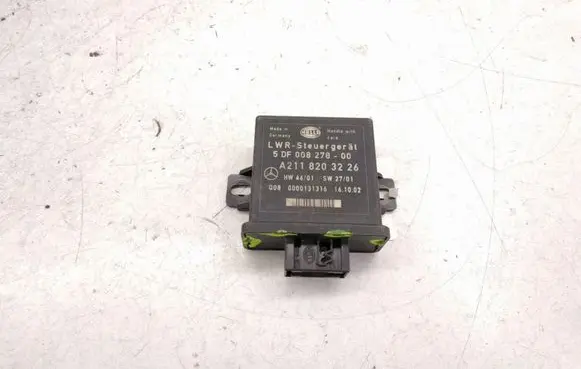 Mercedes-Benz E W211 Light module LCM A2118203226 2118203226