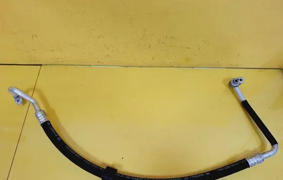 Audi A2 Air conditioning (A/C) pipe/hose 8Z0260701H