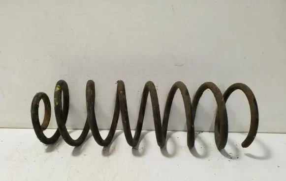 Volkswagen Golf III Rear coil spring