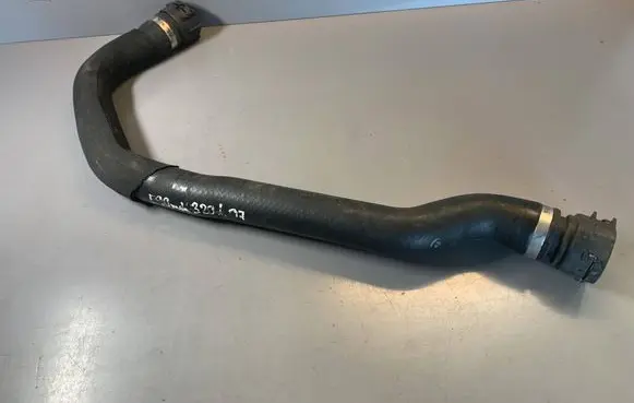 Coolant pipe/hose
