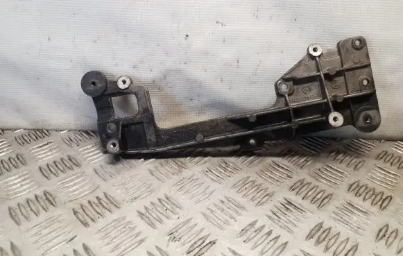 Mitsubishi Grandis Engine mounting bracket 03G131159