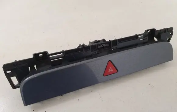 Volkswagen PASSAT B6 Hazard light switch 3C0857318C