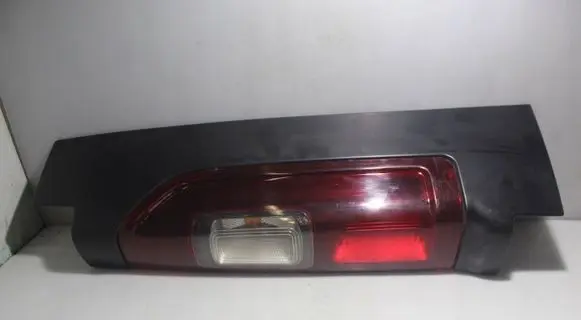 Opel Vivaro Rear/tail lights