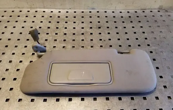 Chevrolet Captiva Sun visor
