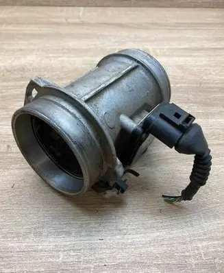 Audi A6 S6 C5 4B Mass air flow meter 059906461G AFH7025C 816