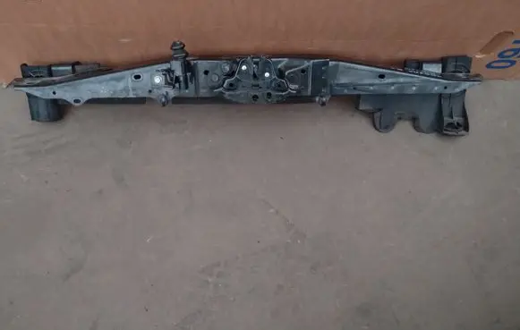 Renault Kadjar Top upper radiator support slam panel
