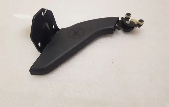 Mercedes-Benz V Class W447 Sliding door lower roller guide/hinge A4477600647