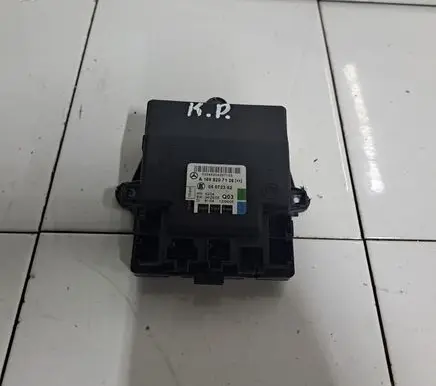 Mercedes-Benz A W169 Door control unit/module A1698207126 05072302