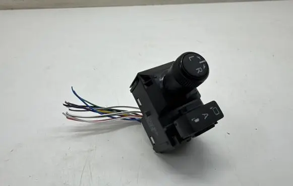 Toyota C-HR I Other switches/knobs/shifts 84872F4030
