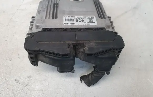 Hyundai i30 Engine control unit/module 391402ABB0 0281031578