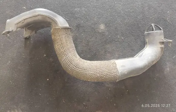 Ford Focus Air intake hose/pipe 98AB9E635