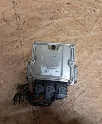 Mitsubishi Space Star Engine control unit/module EDC15C3 MR577251 251