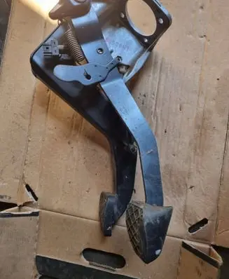 Mercedes-Benz E W210 Pedal assembly 2102900519 19183