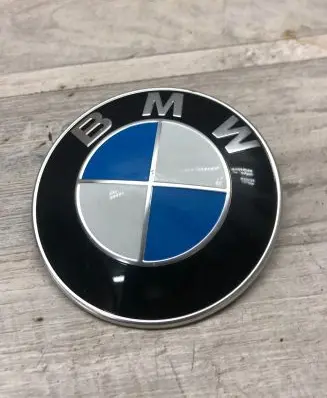 BMW X1 E84 Manufacturer badge logo/emblem 8132370