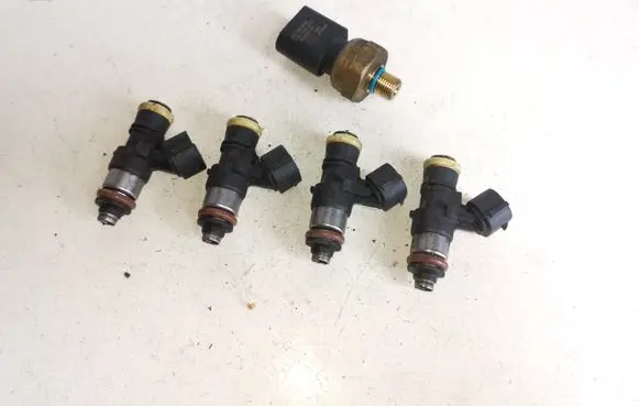 Volkswagen PASSAT B6 Fuel injectors set 0280158831 03C906039A 03C906051A