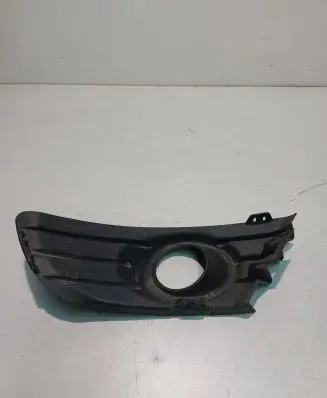 Chrysler Voyager Front fog light trim/grill