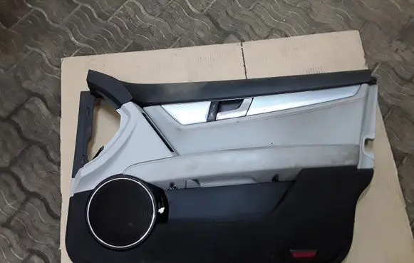 Mercedes-Benz C W204 Front door card panel trim A2045409533 A2047200189 A2047200422