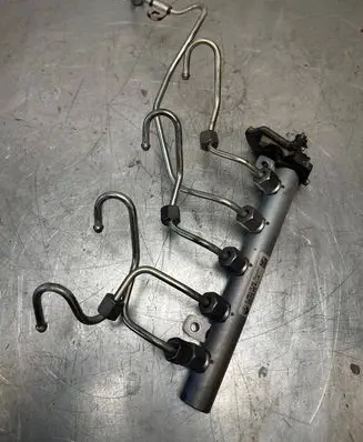 Renault Trafic III (X82) Fuel main line pipe 175210542R