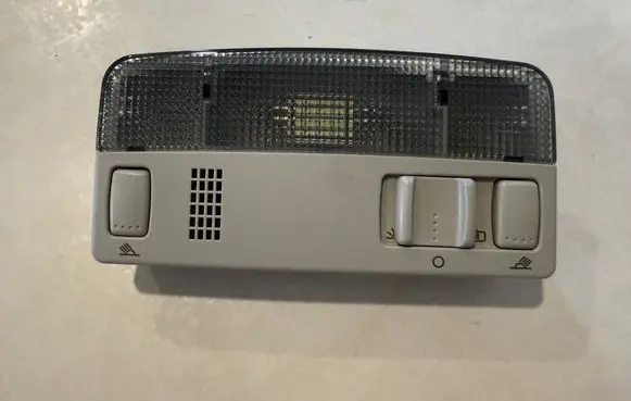 Volkswagen Amarok Front seat light 3B0947105C