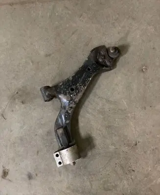 Chevrolet Captiva Front lower control arm/wishbone 96819162
