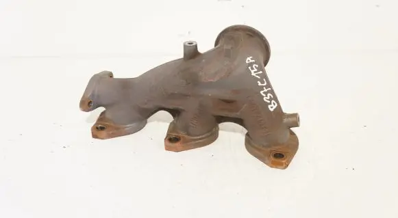 BMW 2 F45 Exhaust manifold 8589697