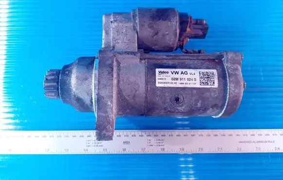 Volkswagen Golf VII Starter motor 02M911024S 02M911024