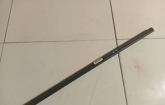 Chrysler Sebring (JS) Front door glass trim molding 05074013AB