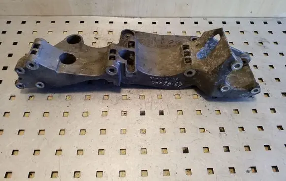 Audi A3 S3 8L Engine mounting bracket R045903143C