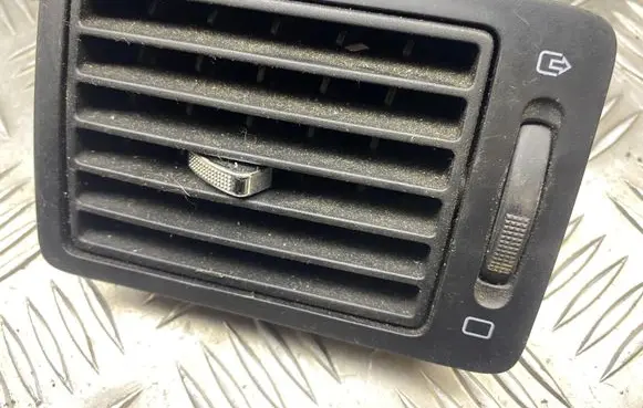 Peugeot 307 Dashboard side air vent grill/cover trim 9634498977