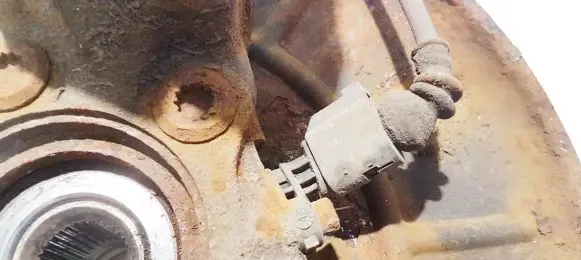 Volkswagen Touran I ABS brake wheel speed sensor