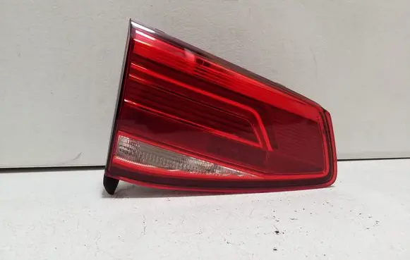 Volkswagen PASSAT B8 Tailgate rear/tail lights E13928