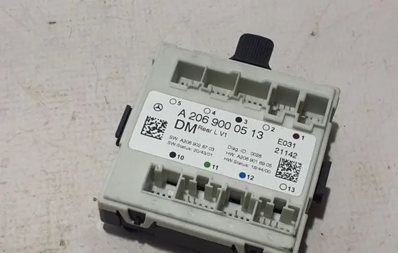 Mercedes-Benz C W206 Door control unit/module A2069000513