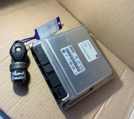 BMW 5 E39 Engine ECU kit and lock set 7789376 28RTF091 0281010314