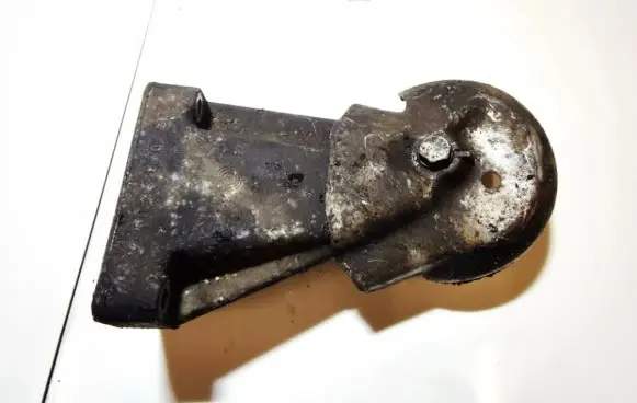 Mercedes-Benz E W211 Engine mounting bracket A6112230804