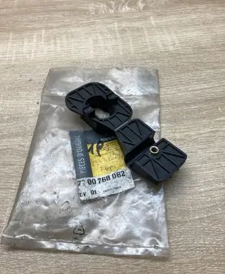 Renault 19 Accelerator throttle pedal bracket 7700768062